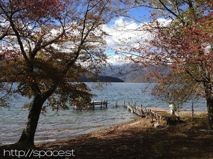 There are some great trees with autumn leaves on Lake Chuzeji heading toward Nujina Peninsula.