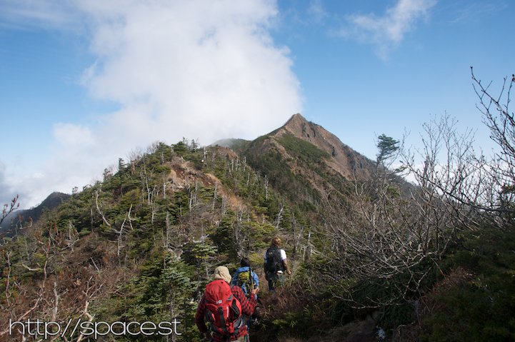 the approaching peak of Nyoho Mountain